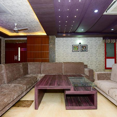 Hotel Lake View Grand Лакнау Екстериор снимка