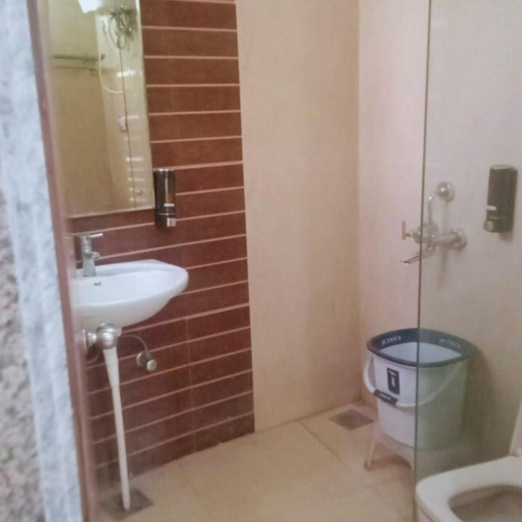Hotel Lake View Grand Лакнау Екстериор снимка